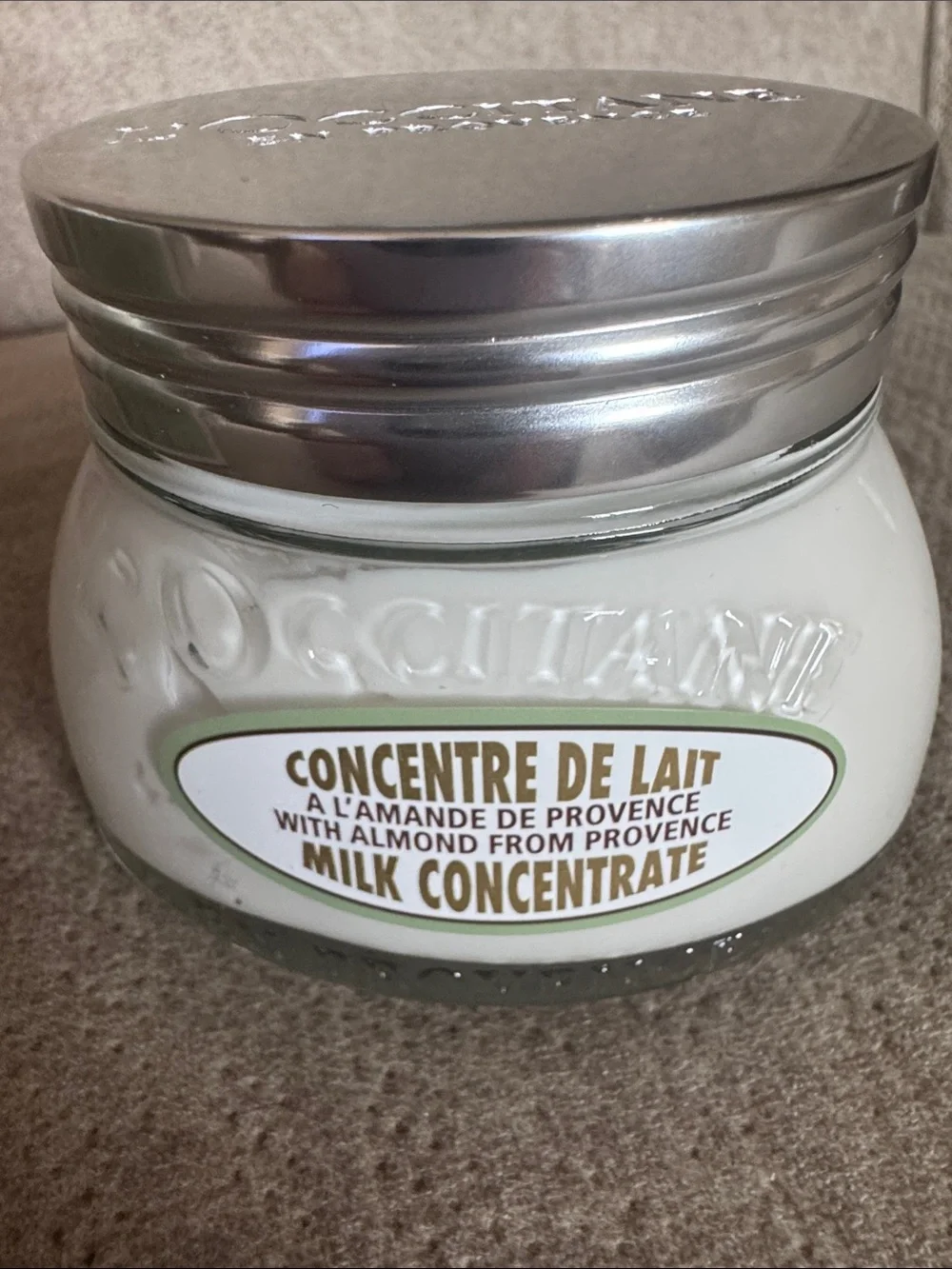 L'OCCITANE Amande Milk Concentrate — Green & White Jar